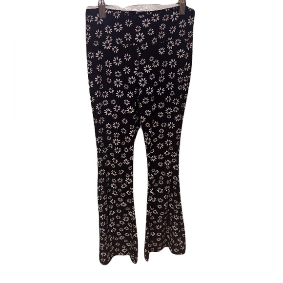 No Boundaries Pants - No Boundaries Flower Flared Leg Leggings